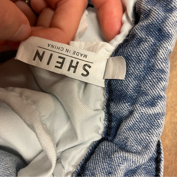 Shein Ripped Jeans - Picture 3 of 4